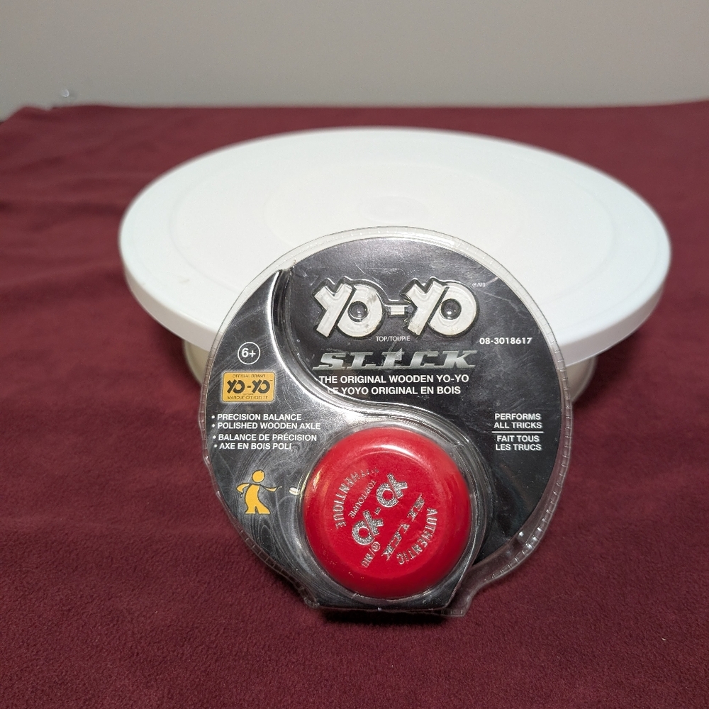 YO-YO Slick The Original Wooden Yo-Yo Red Authentic Brand New